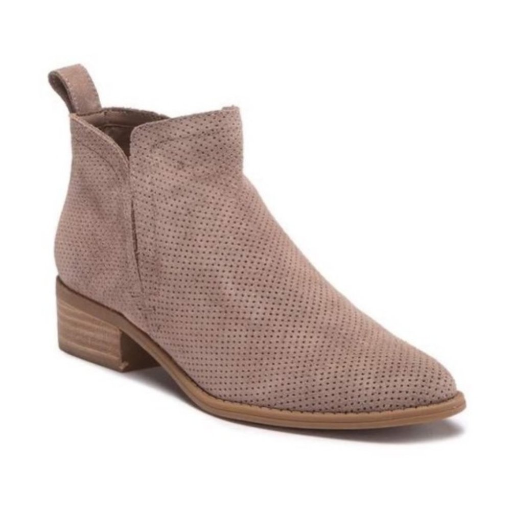 Dolce Vita Tivon Perf Bootie Light Taupe size 7.5M